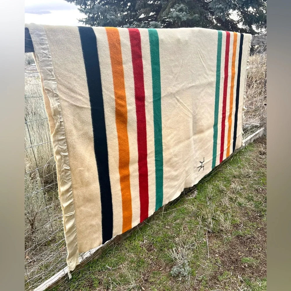 Vintage 1940’s Baron Woolen Mills blanket With Brand 7’ x 6.5’ Cabincore Western